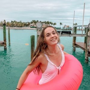 Meet your Posher, Brooke